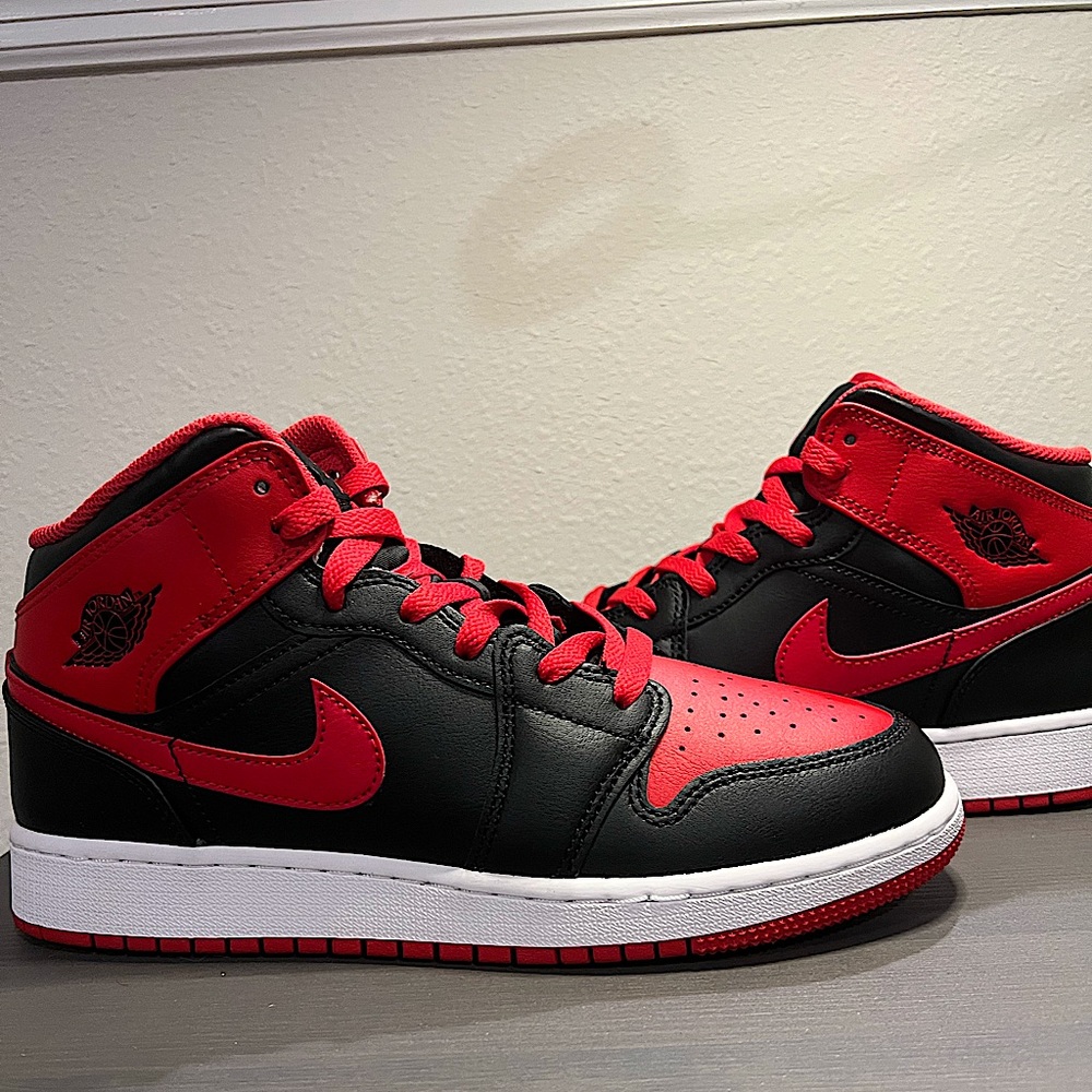 Jordan 1 mid size 7